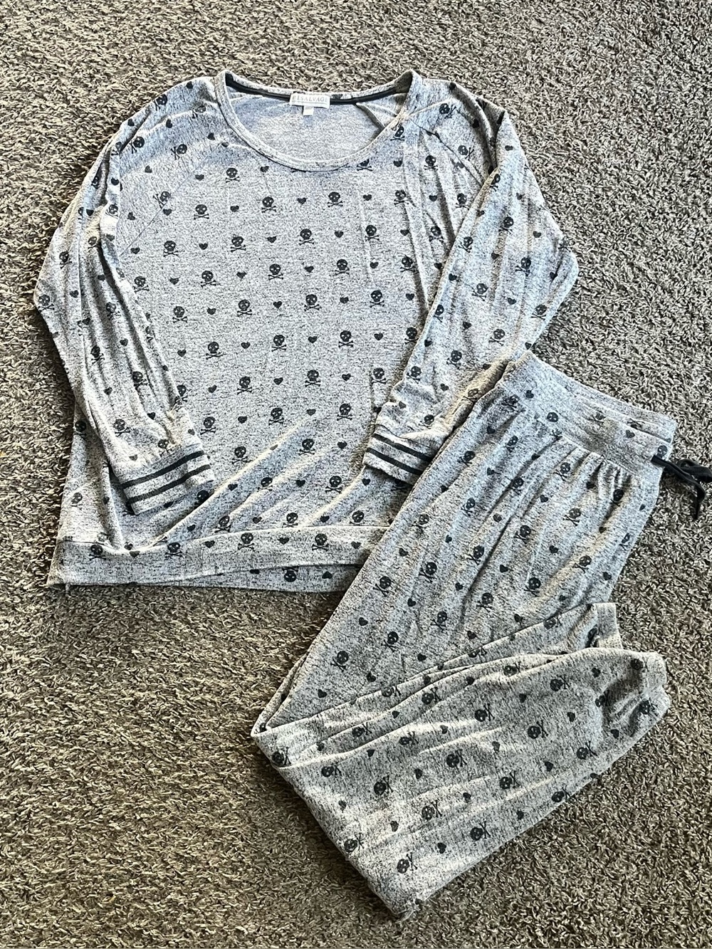 P.J. Salvage Skull Heart Print Lounge Pajama Set Gray Black Crewneck Plus 2X
